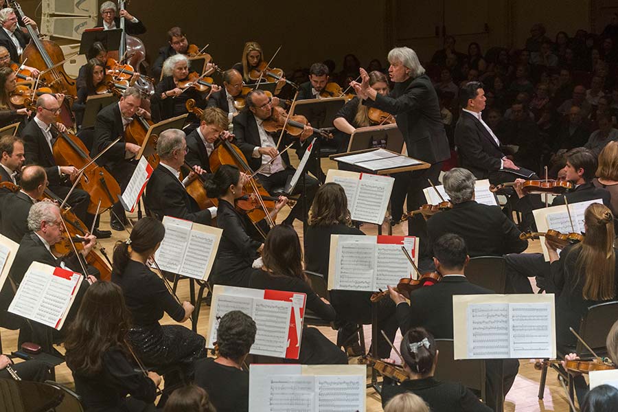 Robert Vos performing in the Pacific Symphony